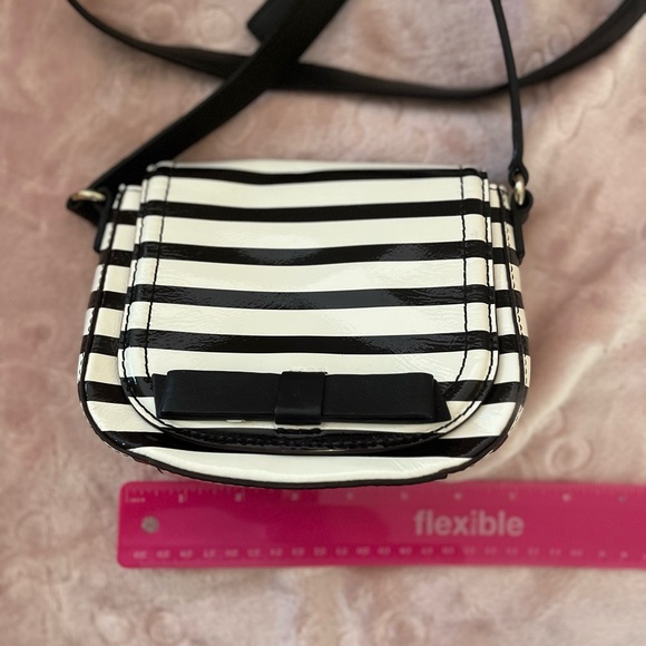 Kate Spade stripped cross body - Picture 1 of 5